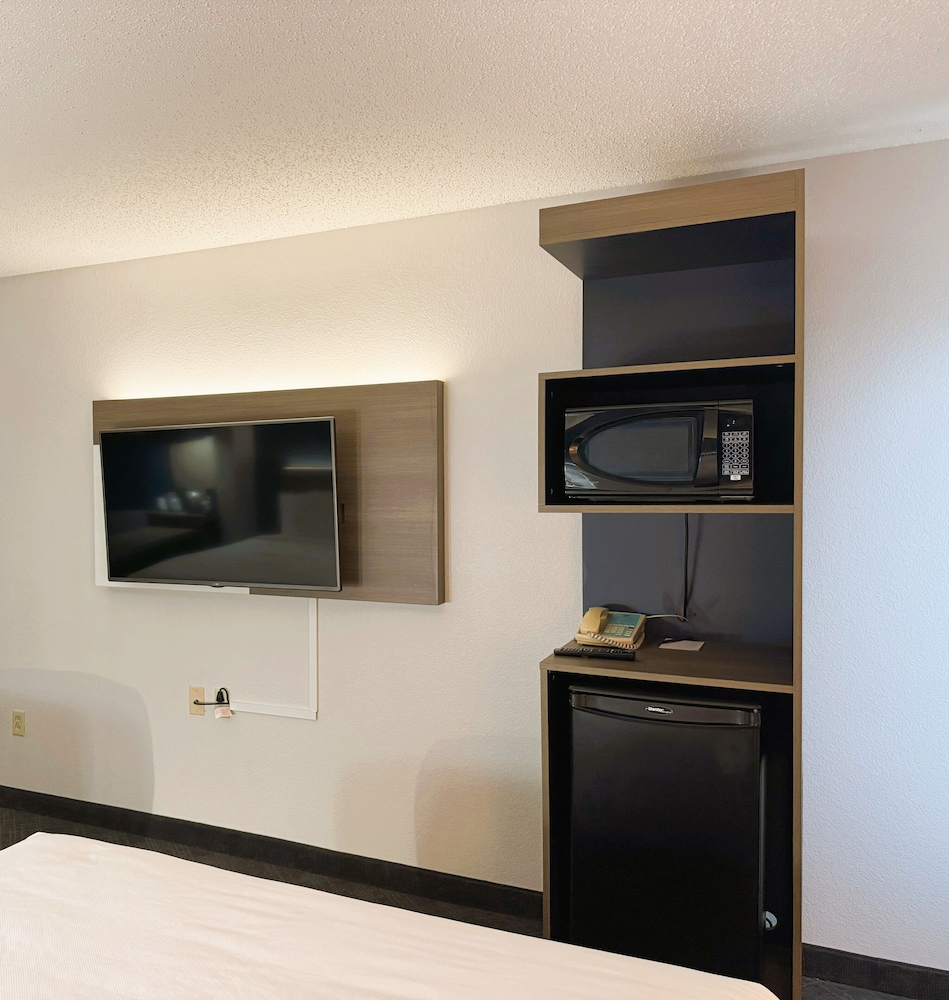 Suite, 1 King Bed with Sofa bed, Non Smoking - Photo 2