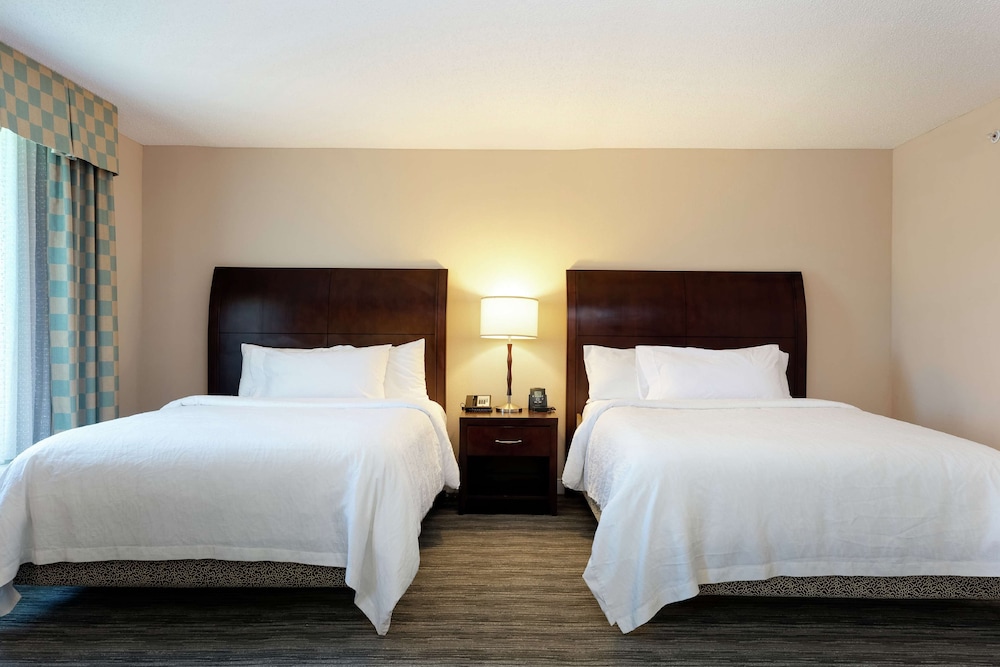 Room, 2 Queen Beds, Non Smoking (Drinks-Snacks) - Photo 1