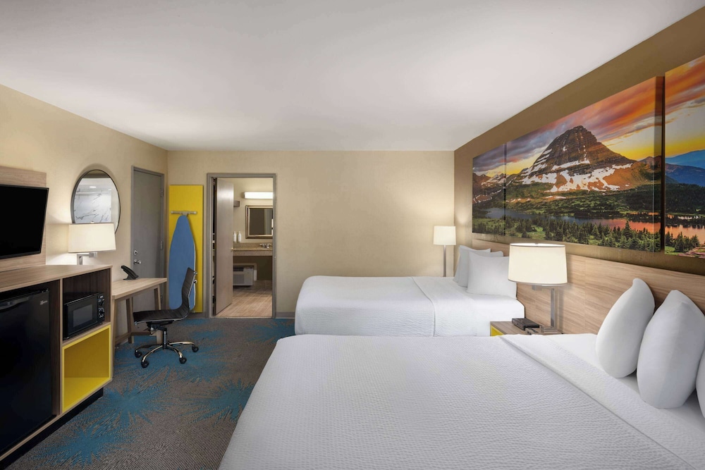Standard Room, 2 Queen Beds - Photo 3