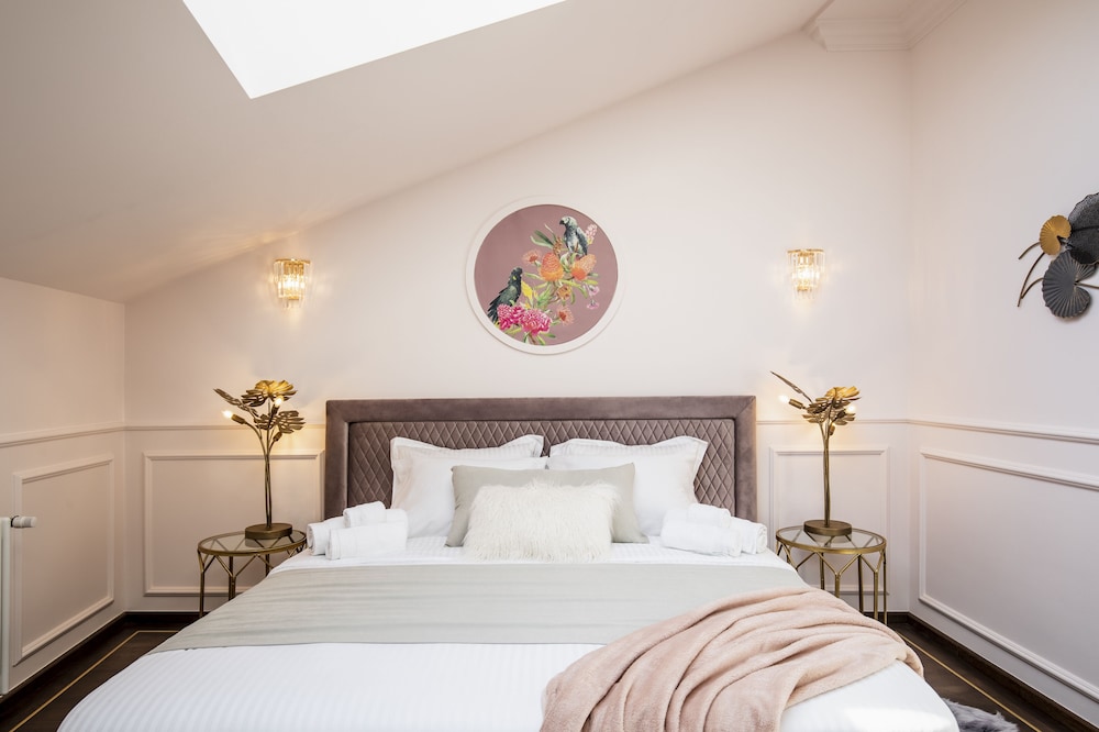 Luxury Studio Suite, 1 Queen Bed, Kitchen photo 3