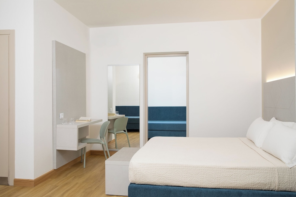 Quadruple Room (Smart) photo 2
