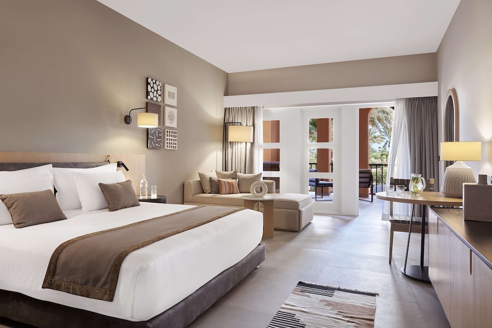 Deluxe King Room - Photo 6