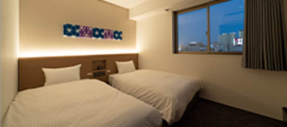 Basic Twin Room, Non Smoking - Photo 1
