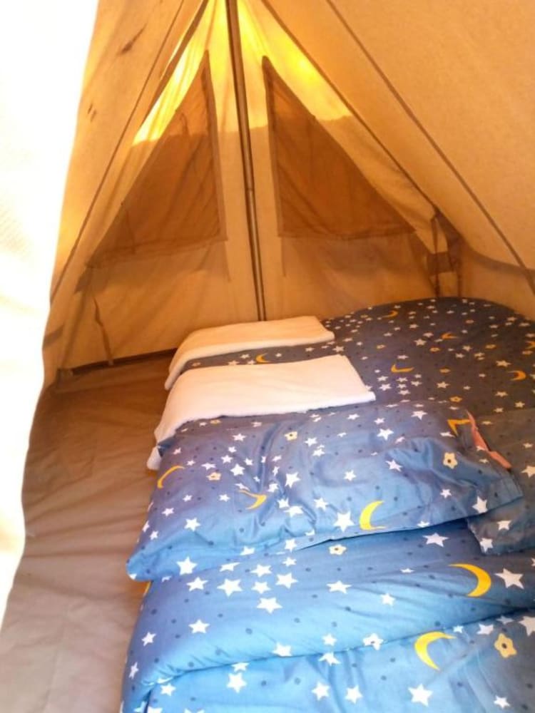 Deluxe Tent photo 1
