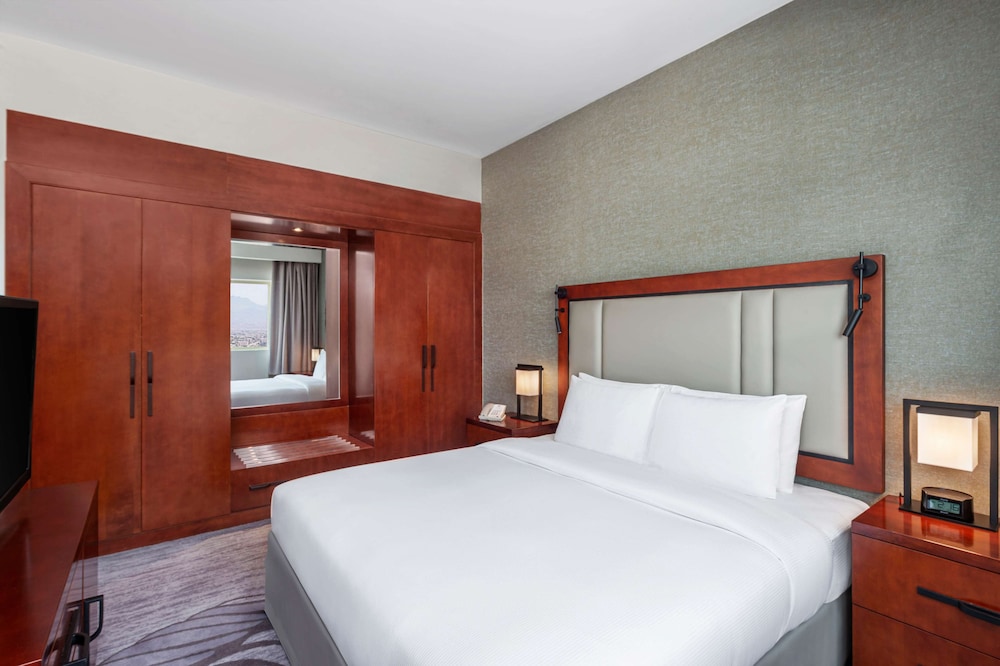 Junior Suite, 1 King Bed photo 3