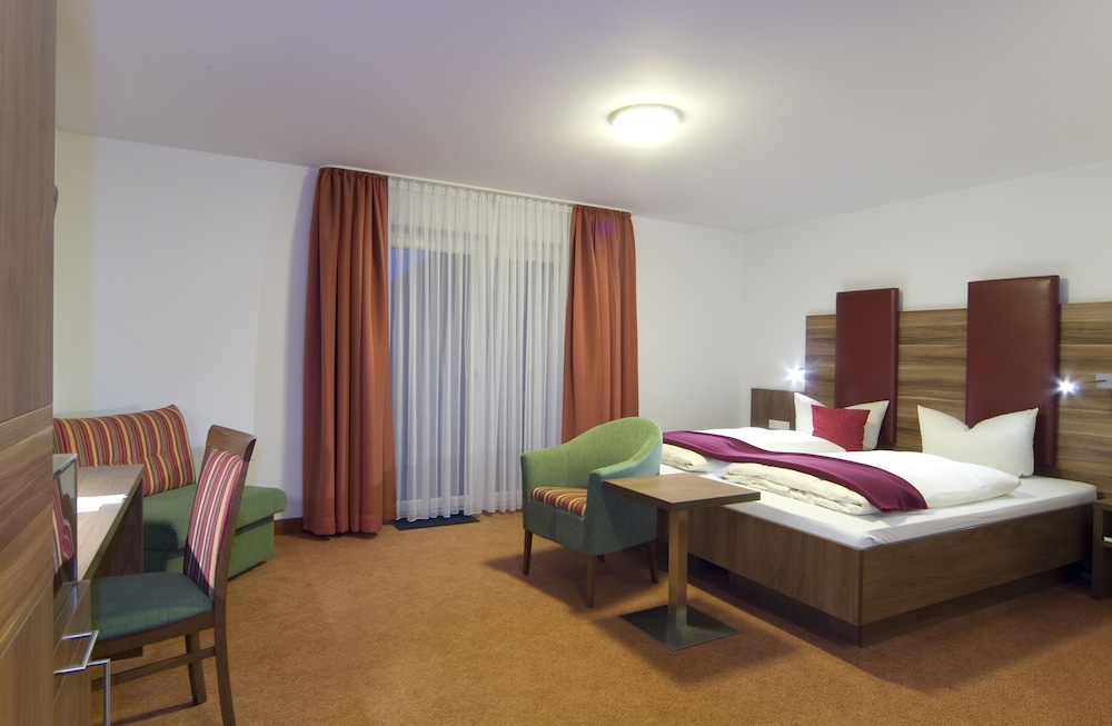 Superior Double or Twin Room, 1 King Bed photo 2