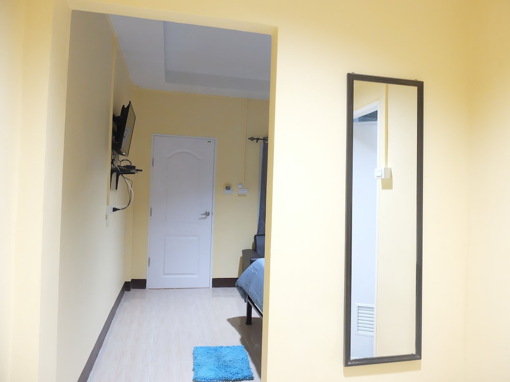 Standard Double Room - Photo 16
