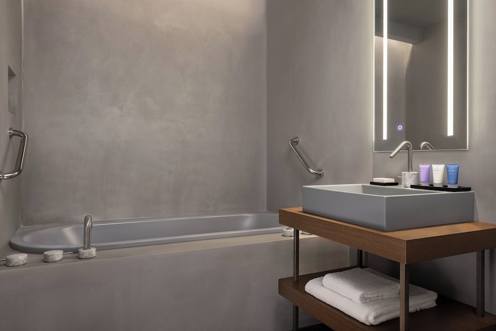 Room, 2 Twin Beds, City View - Photo 3