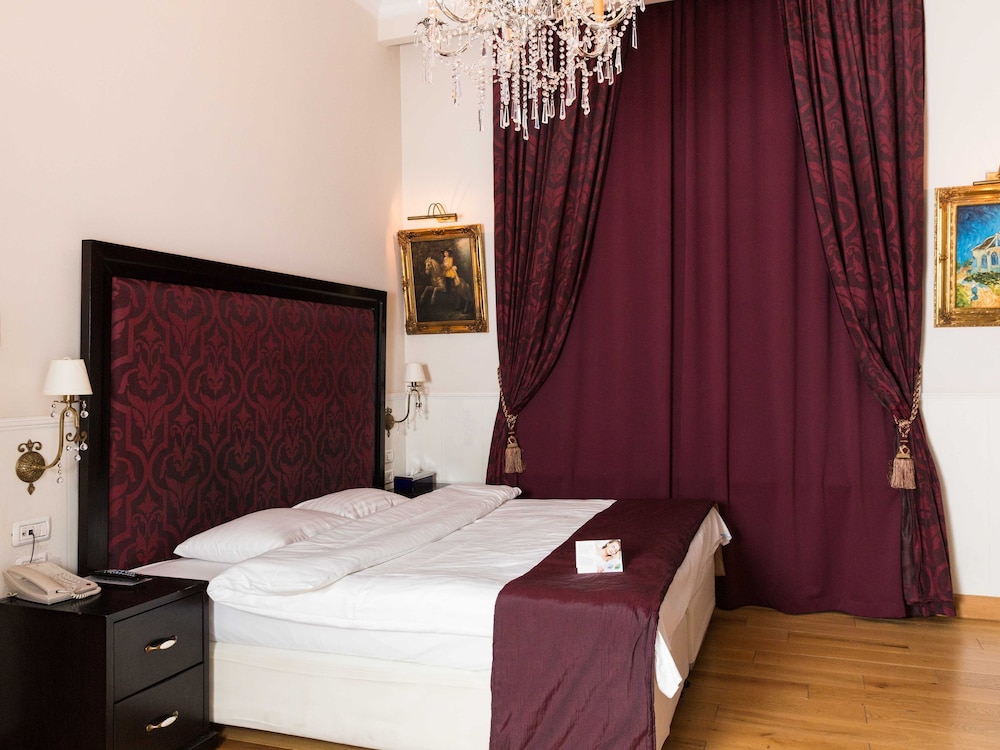 Deluxe Room - Photo 5