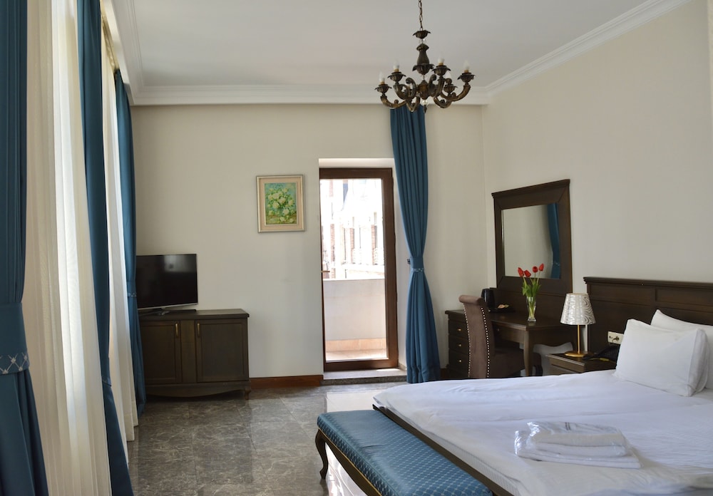 Deluxe Double Room, Balcony photo 2
