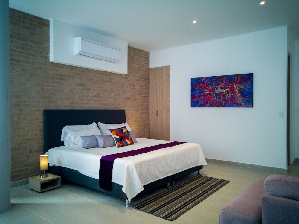 Deluxe Studio Suite photo 1
