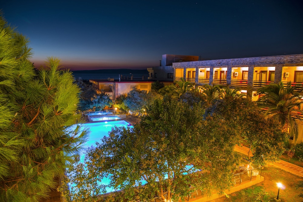 Deluxe Double Room, 1 King Bed, Sea View - Photo 6