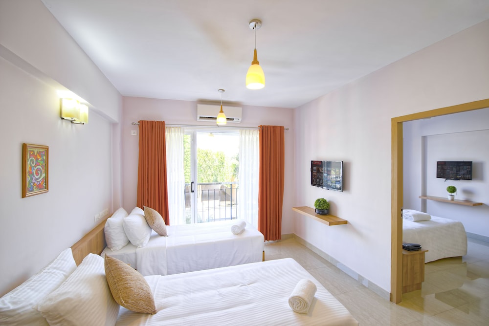 Family Room, 2 Bedrooms, Balcony photo 1