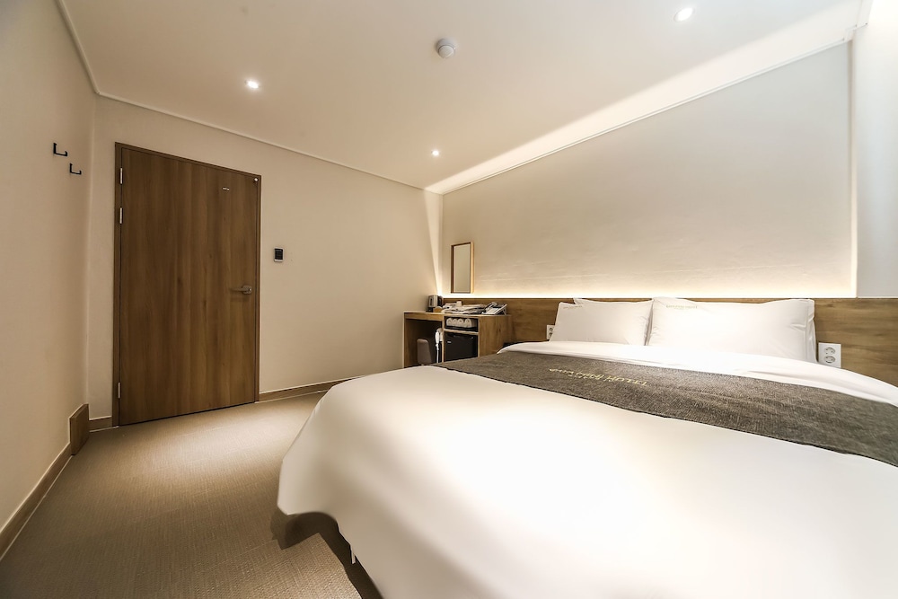 Standard Room - Photo 1