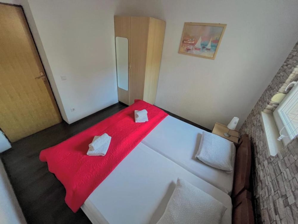 City Apartment, 1 Bedroom, Air conditioning, Courtyard Area photo 3