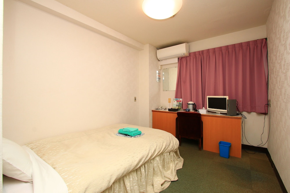 Single Room, Smoking