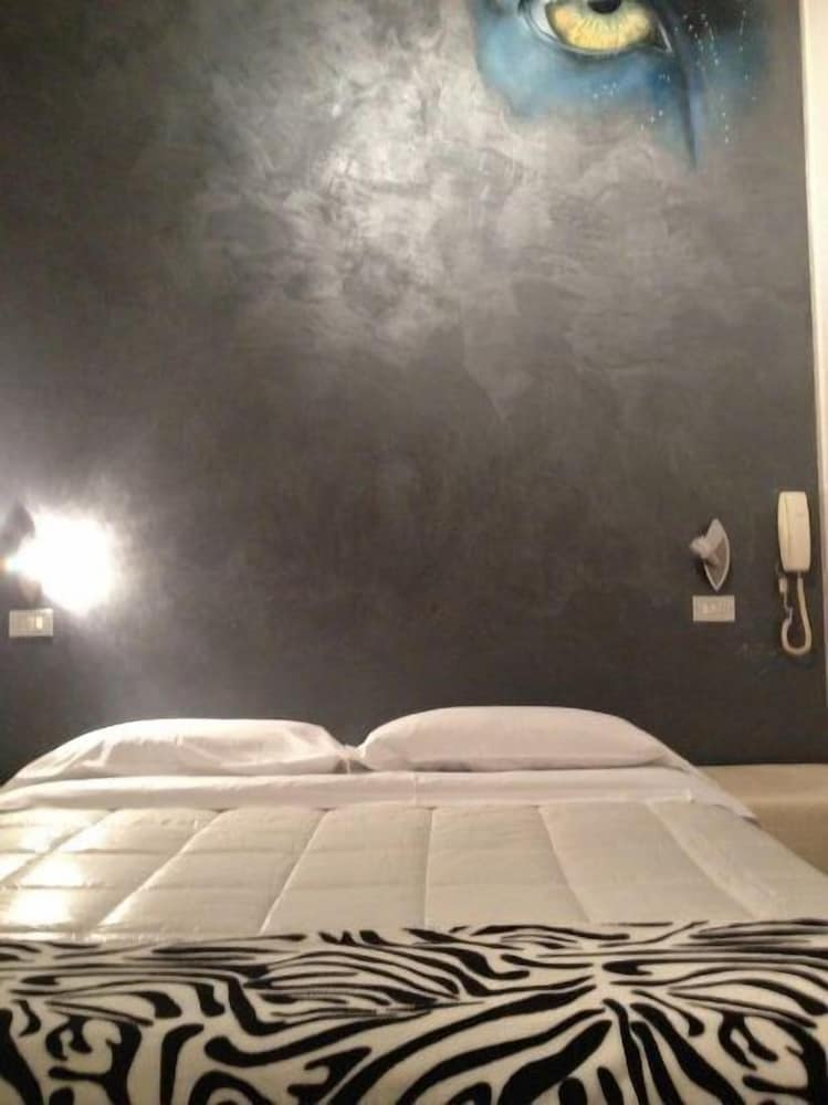 Double or Twin Room photo 3