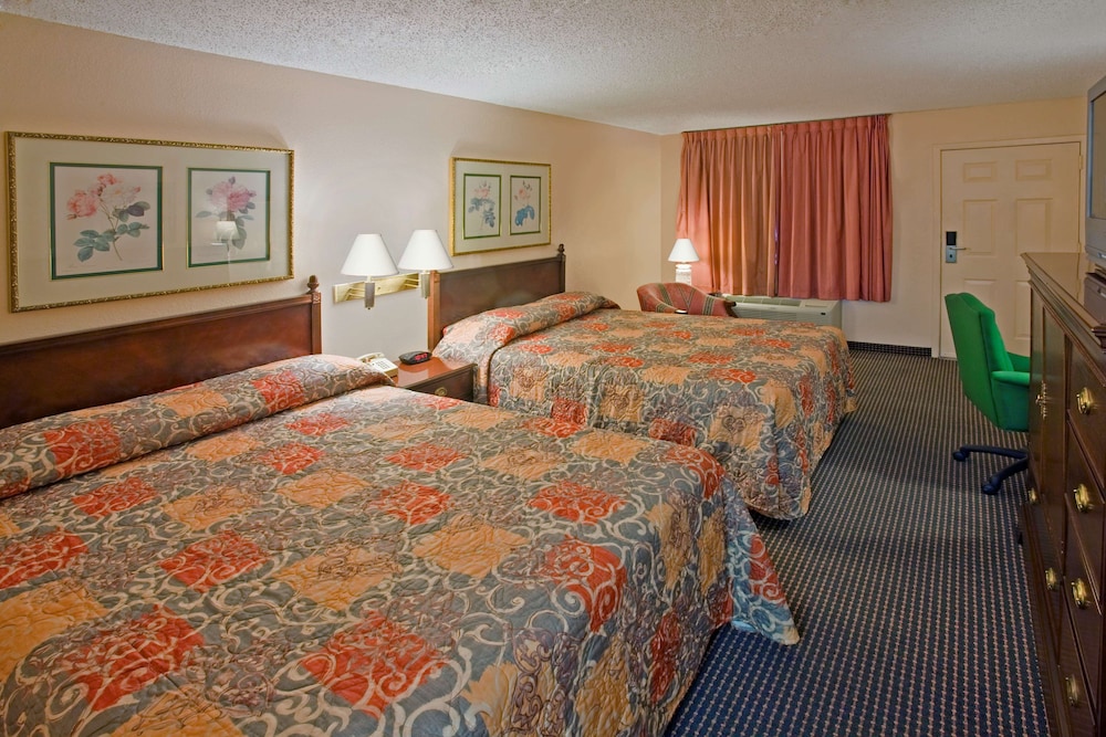 Room, 2 Queen Beds, Non Smoking - Photo 3