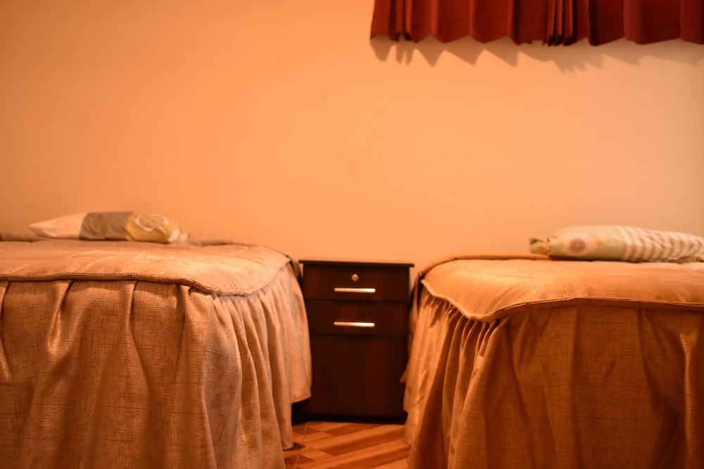 Twin Room, 2 Twin Beds, Private Bathroom