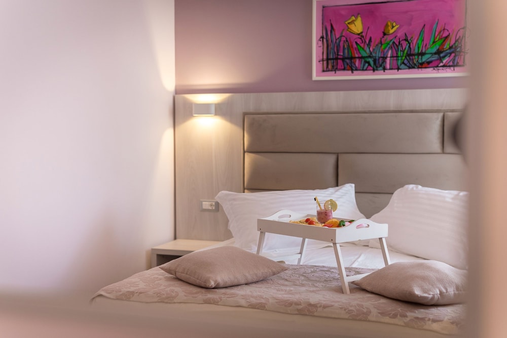 Standard Double Room, 1 Queen Bed, Mountain View - Photo 16