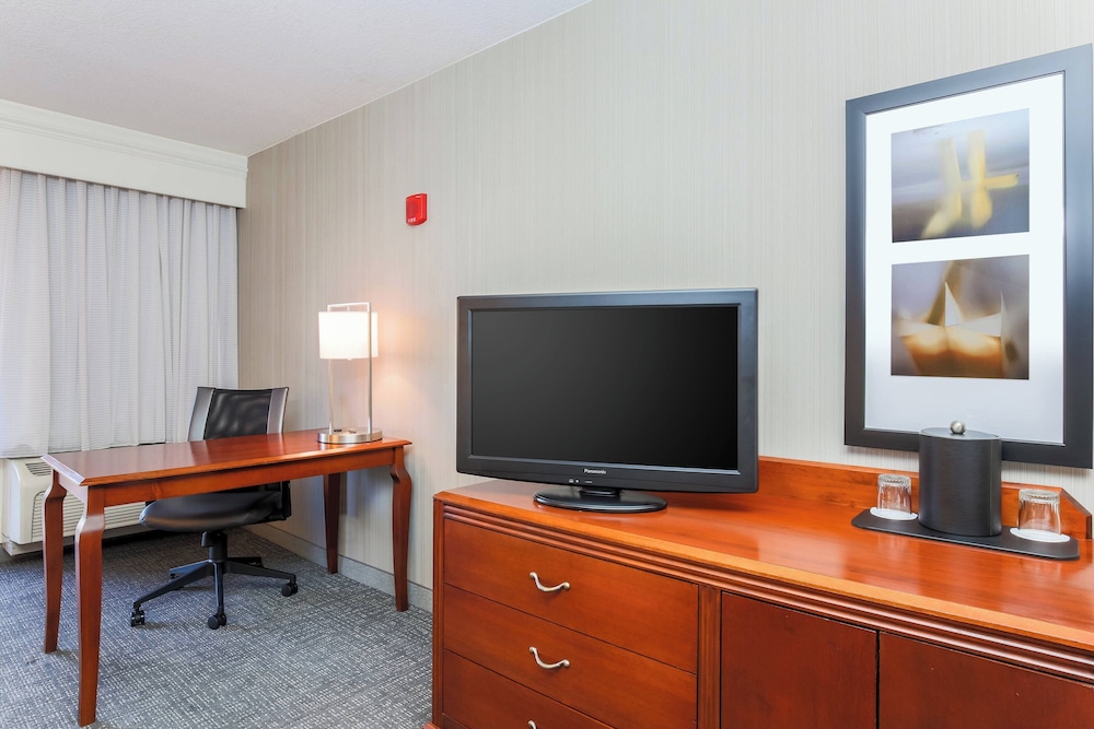 Room, Multiple Beds, Balcony