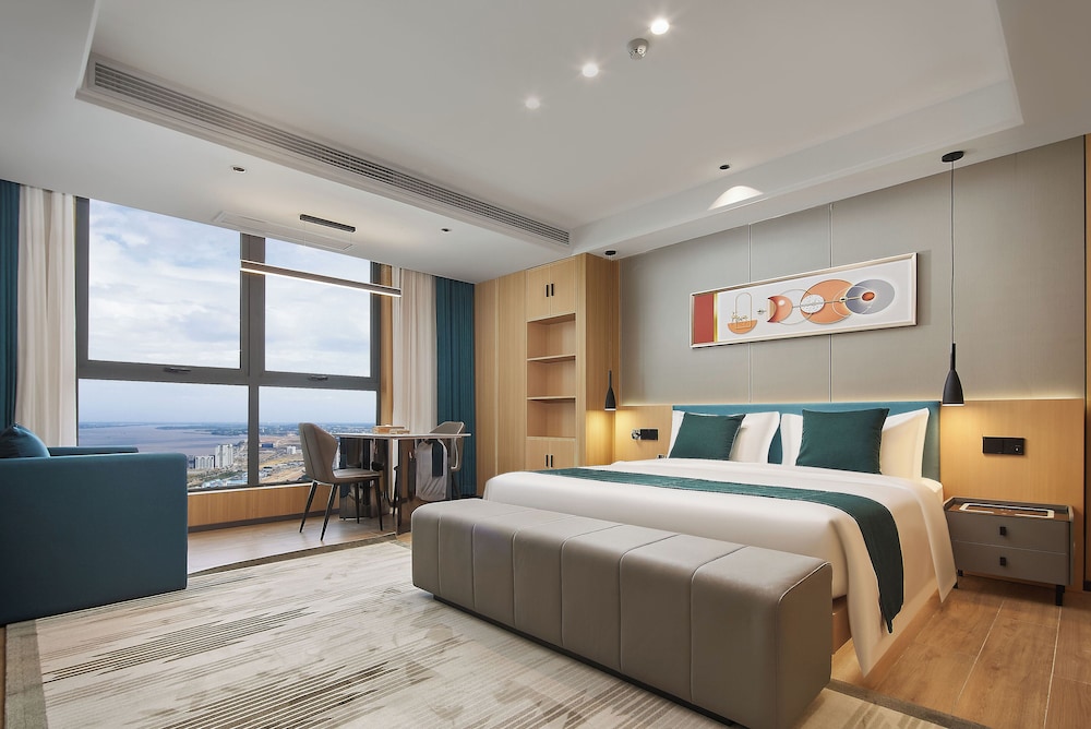 Basic Single Room, Canal View