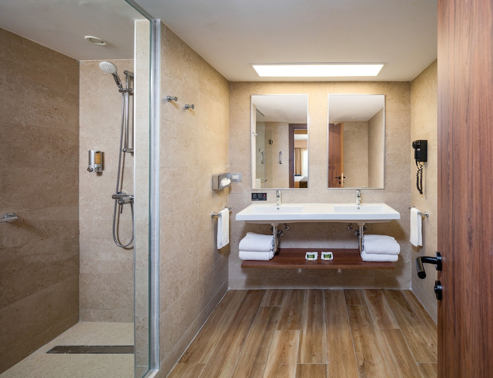 Double Room, Oceanfront (b2c-us)