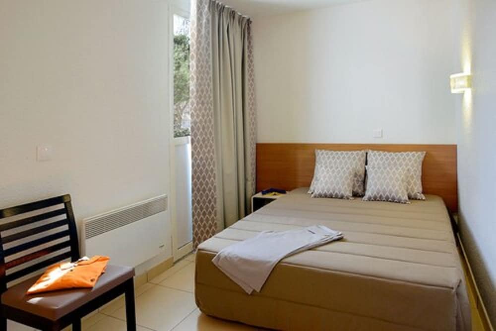 Family Apartment, 2 Bedrooms photo 2