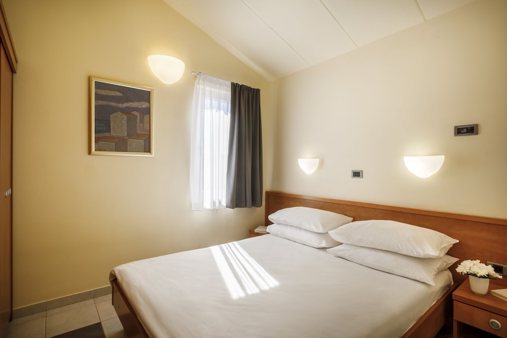 Standard Apartment, 2 Bedrooms - Photo 1