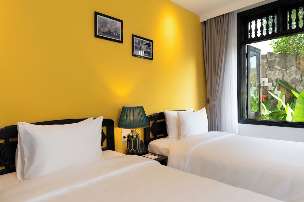 Deluxe Twin Room, 2 Twin Beds, Garden View - Photo 4