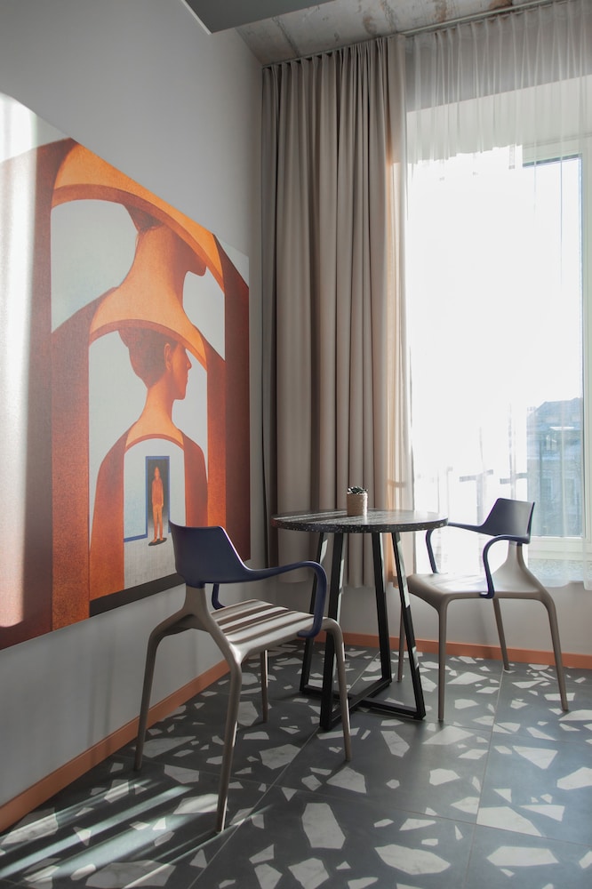 Romantic Apartment, City View - Photo 11