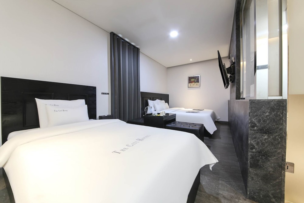 Twin Room - Photo 4