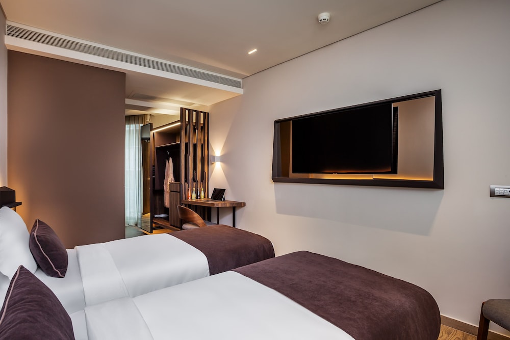 Family Suite, City View (Connected) - Photo 5