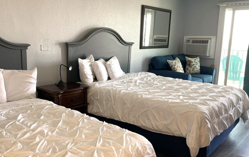 Superior Condo, Accessible, Ensuite (BP Queen Studio)