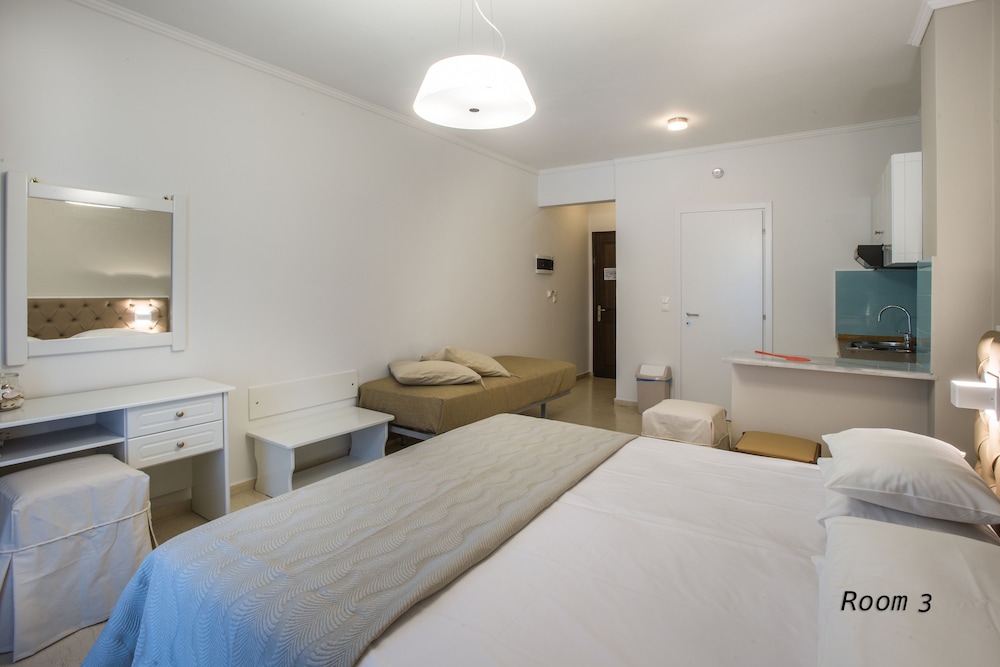 Standard Triple Room, Balcony, Hill View (3) photo 3