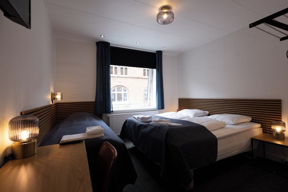 Standard Double Room - Photo 3