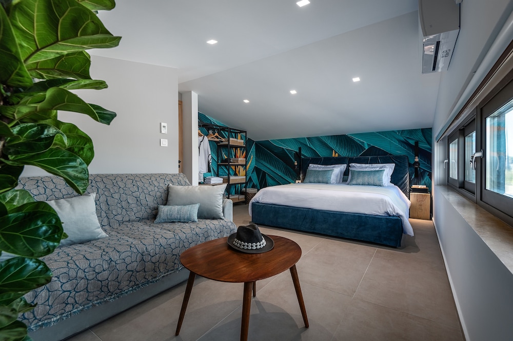 3 Bedroom villa with Tesla