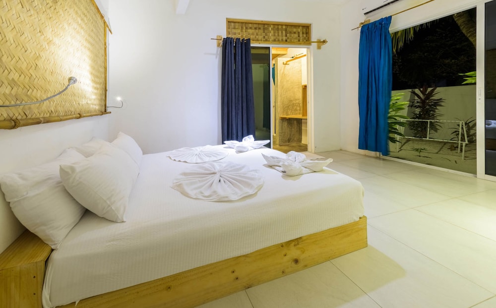 Twin Buget Suite photo 2