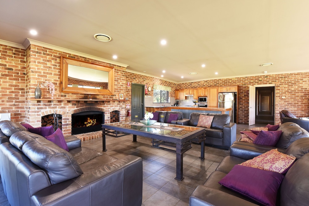 Ironstone Lodge photo 1