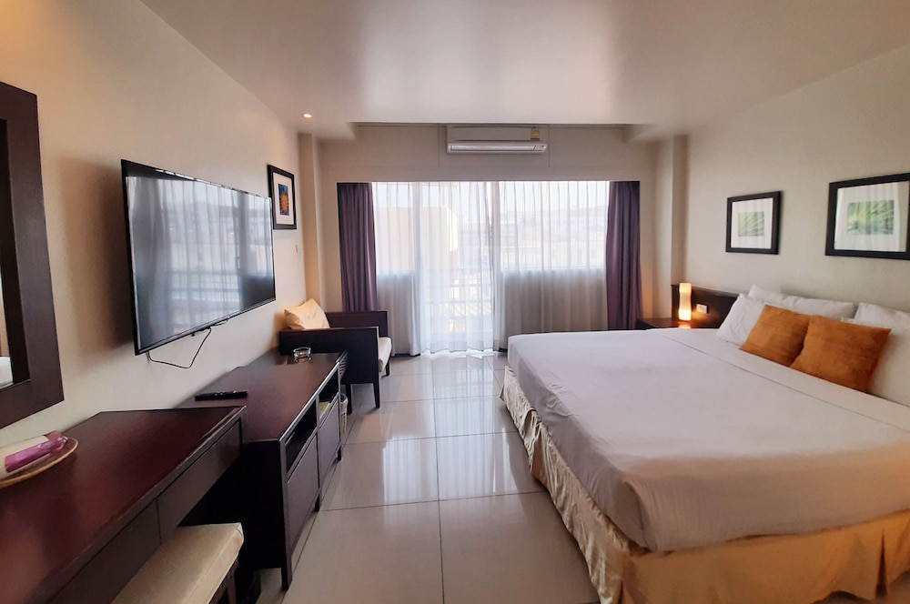 Superior Seaview Double room thumbnail 6