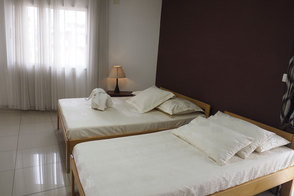 Family Room, Multiple Beds