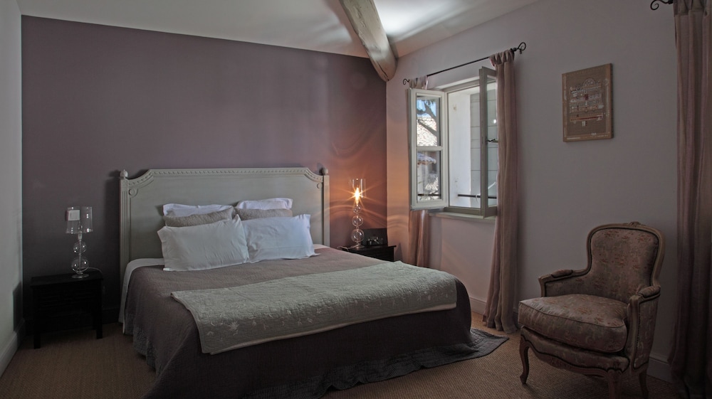 Deluxe Suite photo 3