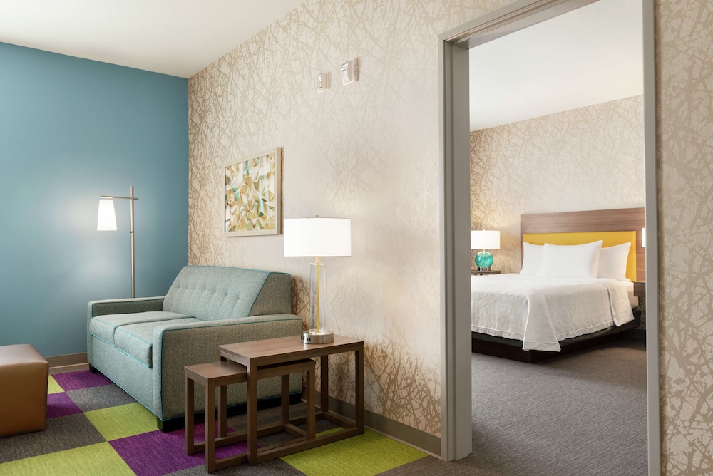 Suite, 1 Queen Bed, Accessible (Hearing) - Photo 4