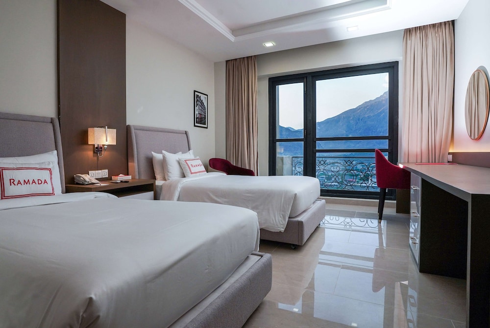 Deluxe Room, 2 Twin Beds - Photo 1