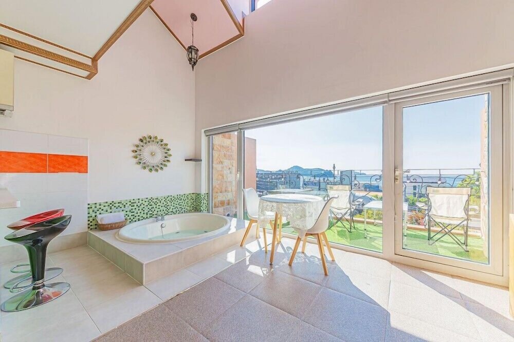 Room (203 spar) photo 1