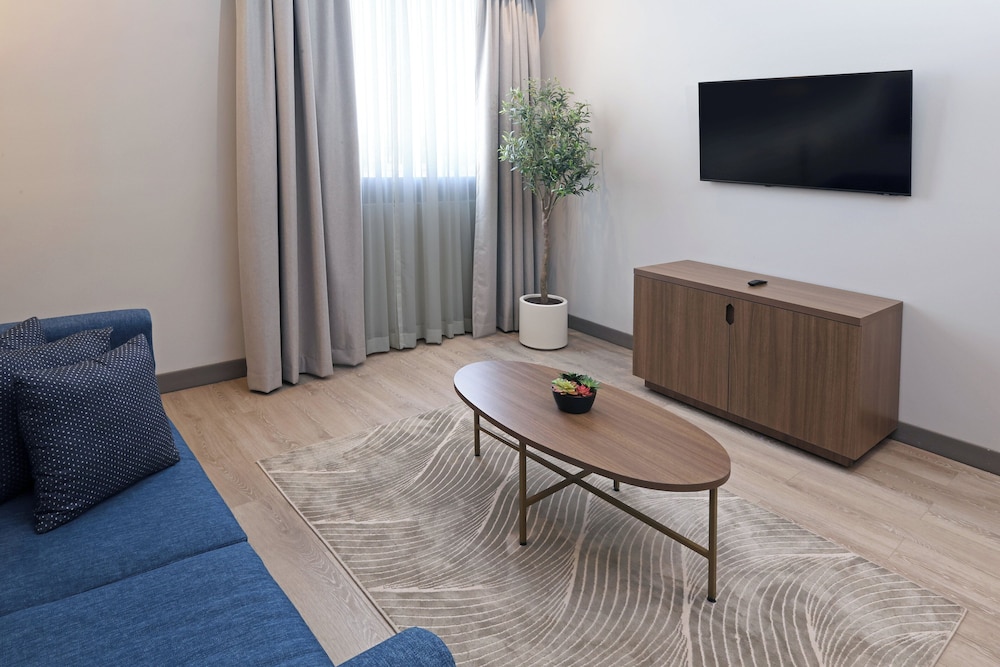 Suite, Multiple Beds - Photo 10