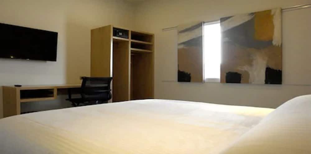 Suite, 1 King Bed