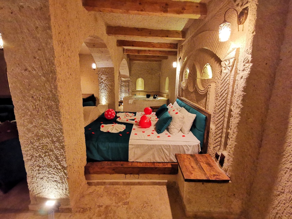 Royal Cave Suite - Photo 10