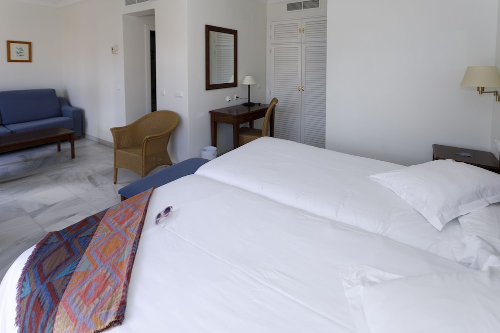 Junior Suite, 1 Bedroom - Photo 3