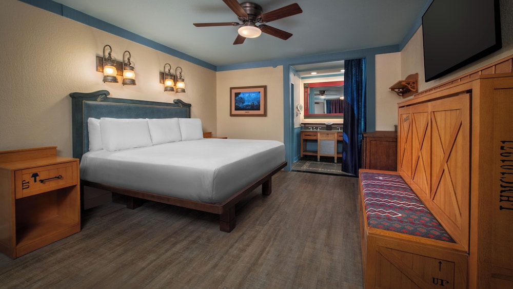 King Bed. Wheelchair accessible with tub and option for hearing accessibility. 1 king bed photo 1